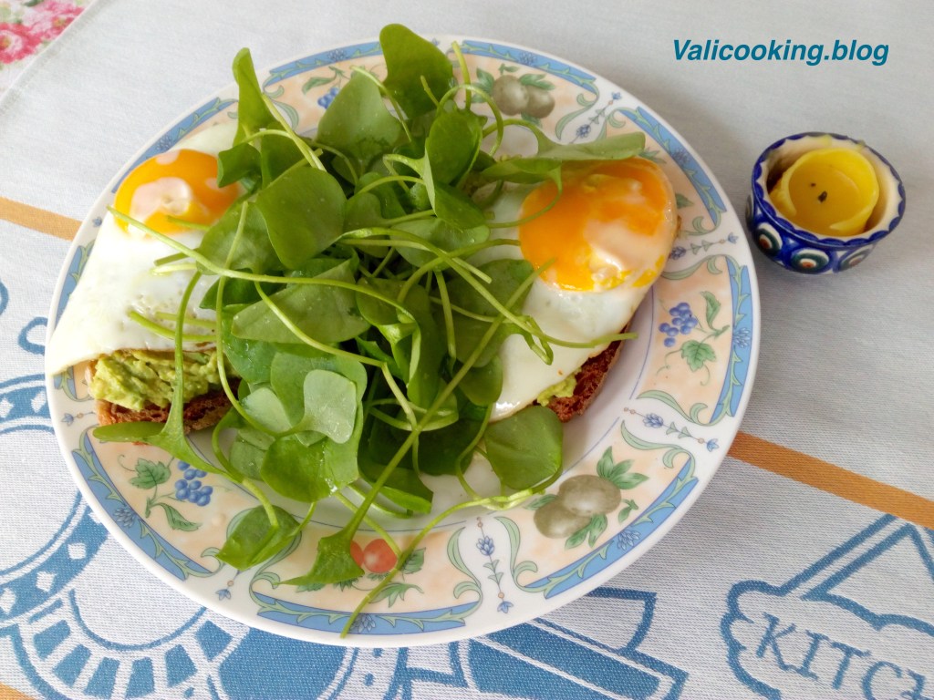 Avocado whole grain toasts Avocado whole grain toasts