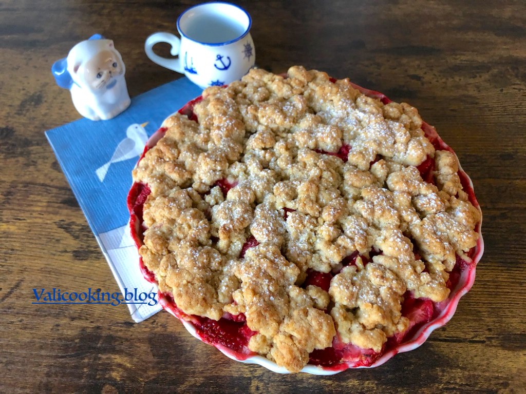 Strawberry Crumble Cake